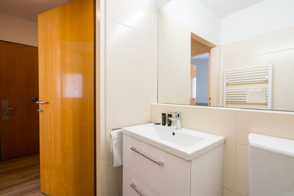 Thumb - High-Floor Studio on Landstraßer Hauptstraße – Rain Shower, Air Conditioning & Lift num - 15