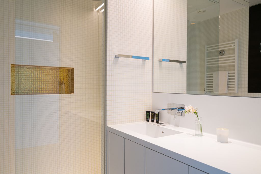 Thumb - Living with a View: Charming Accommodation on the 10th Floor of Philips Haus Vienna num - 86