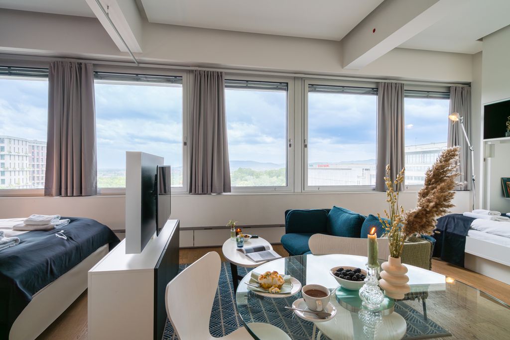 Thumb - Small but impressive - your central city spot with space for four people and ideal transport options num - 2