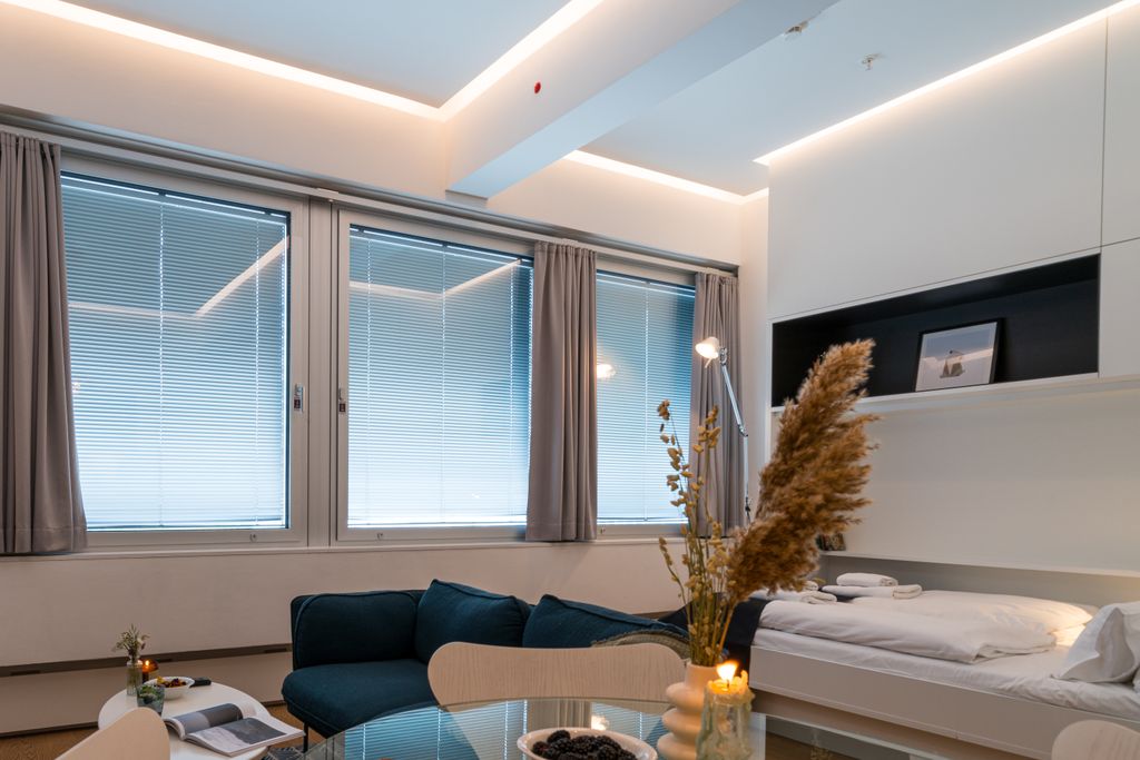 Thumb - Small but impressive - your central city spot with space for four people and ideal transport options num - 37