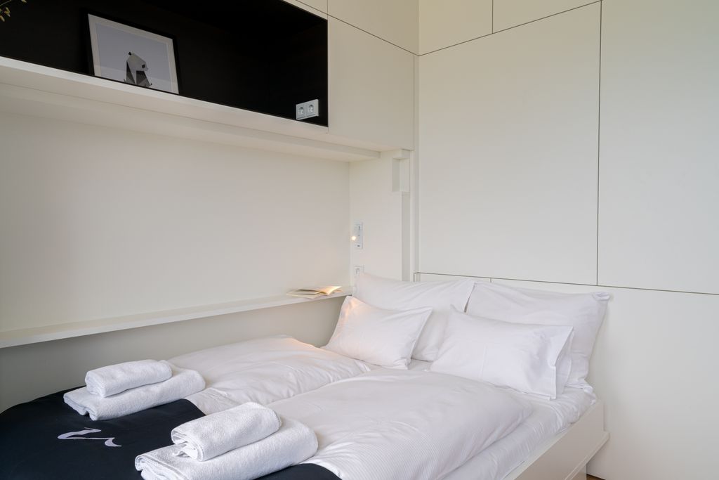 Thumb - Small but impressive - your central city spot with space for four people and ideal transport options num - 27