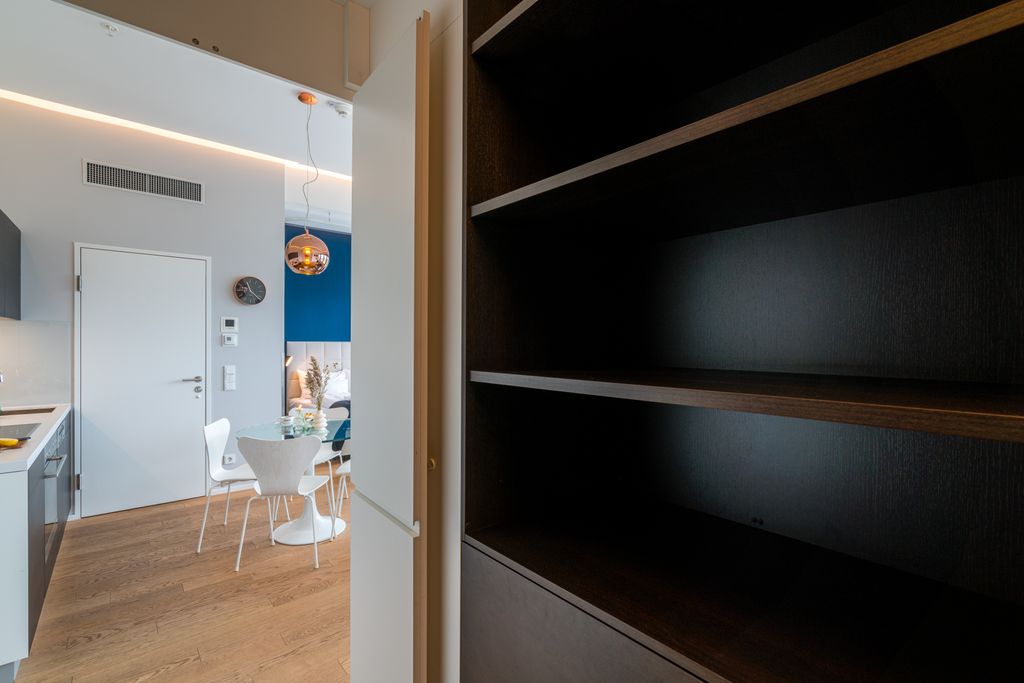 Thumb - Small but impressive - your central city spot with space for four people and ideal transport options num - 38