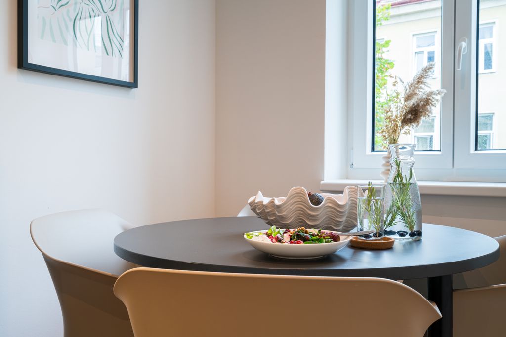 Thumb - Versatile Viennese Altbau Apartment nearby the Vienna Exhibition Center with Space for Four num - 13