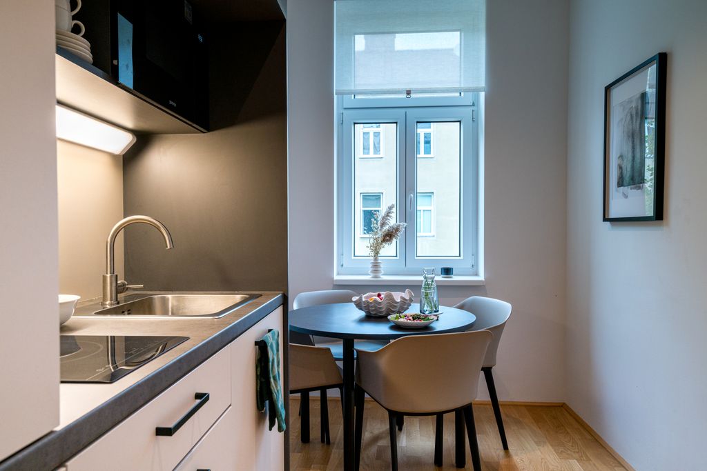 Thumb - Versatile Viennese Altbau Apartment nearby the Vienna Exhibition Center with Space for Four num - 8