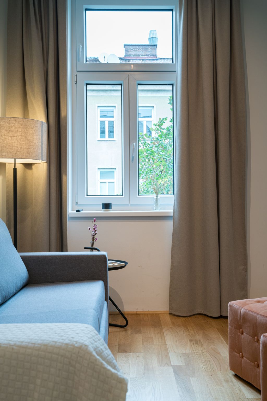 Thumb - Versatile Viennese Altbau Apartment nearby the Vienna Exhibition Center with Space for Four num - 3