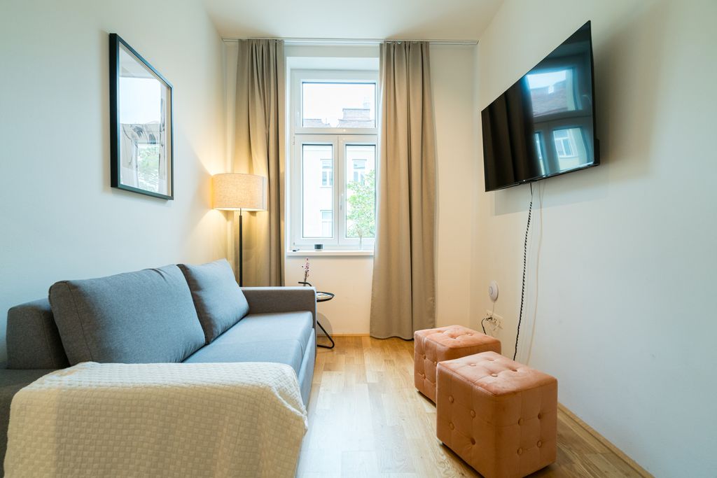 Thumb - Versatile Viennese Altbau Apartment nearby the Vienna Exhibition Center with Space for Four