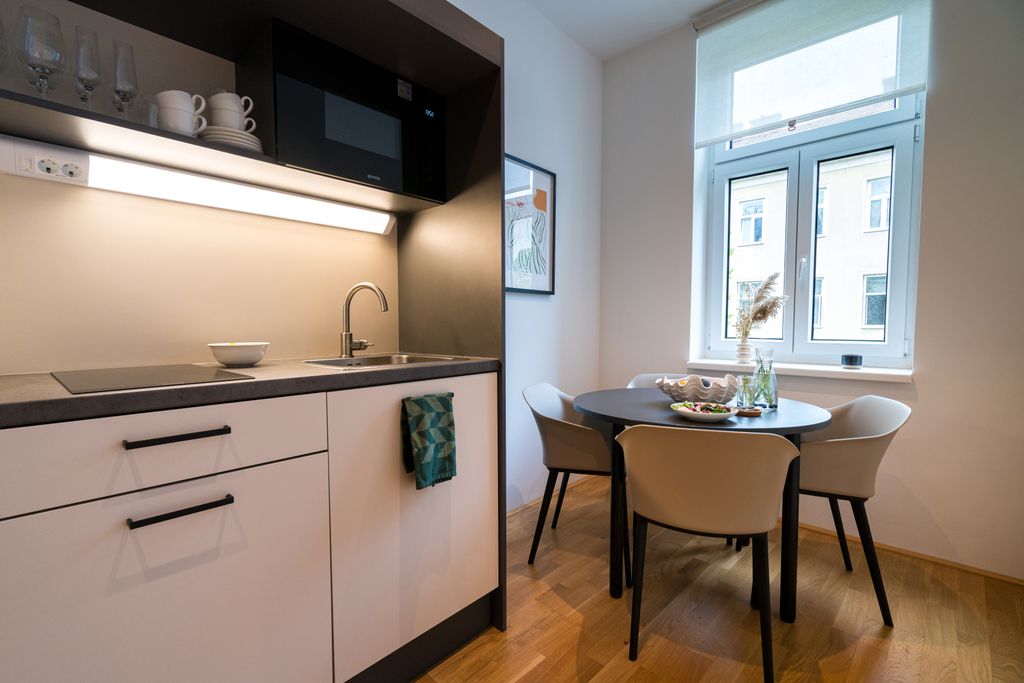 Thumb - Versatile Viennese Altbau Apartment nearby the Vienna Exhibition Center with Space for Four num - 12
