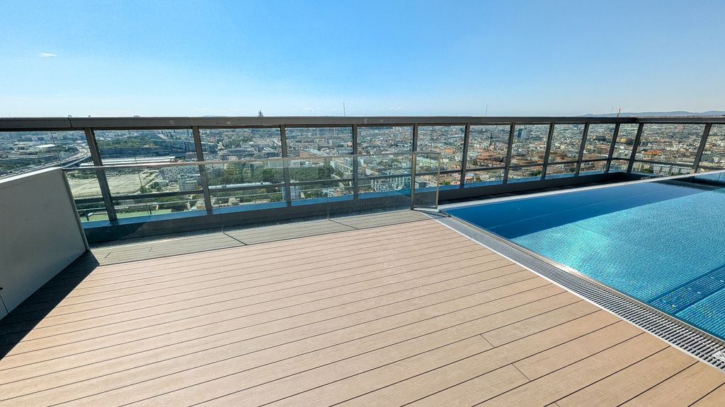 Thumb - Modern apartment in TrIIIple Tower with outstanding view over whole Vienna  num - 34