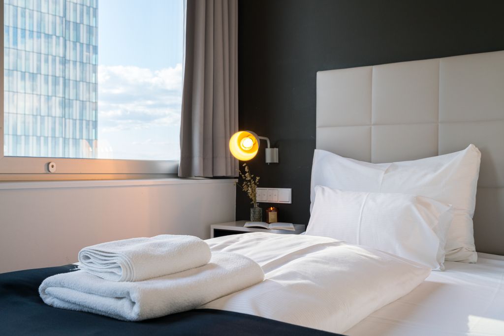 Thumb - Viennese retreat measuring 46m² in the historic Philips Haus right next to the Wienerberg recreation area num - 16