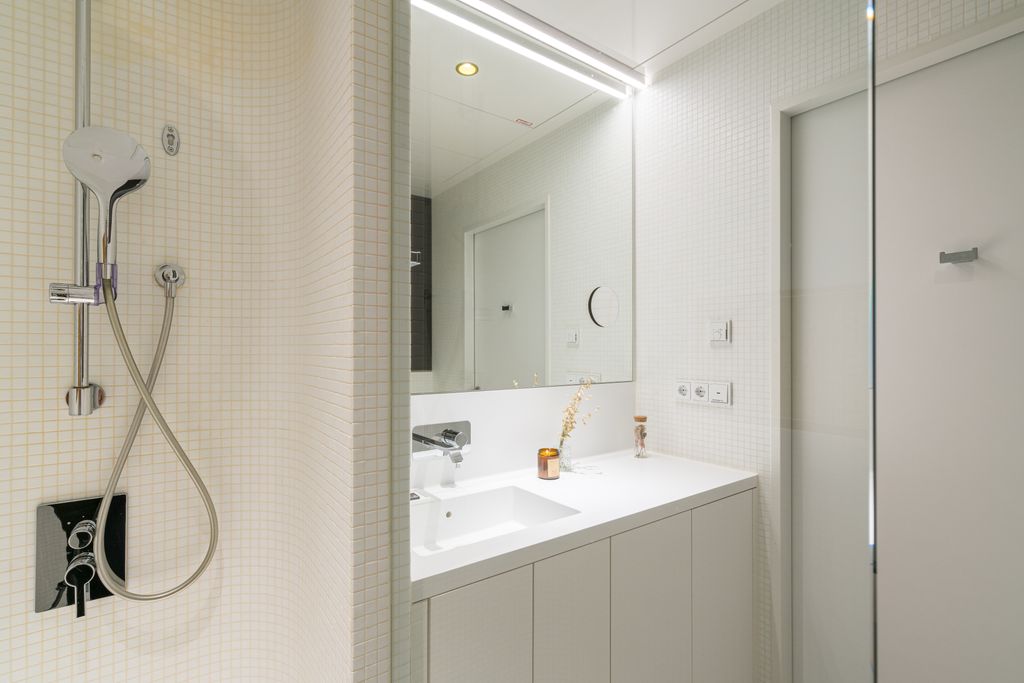 Thumb - Viennese retreat measuring 46m² in the historic Philips Haus right next to the Wienerberg recreation area num - 33