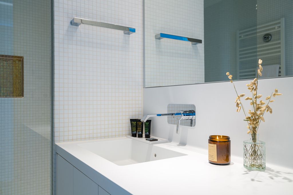 Thumb - Viennese retreat measuring 46m² in the historic Philips Haus right next to the Wienerberg recreation area num - 32