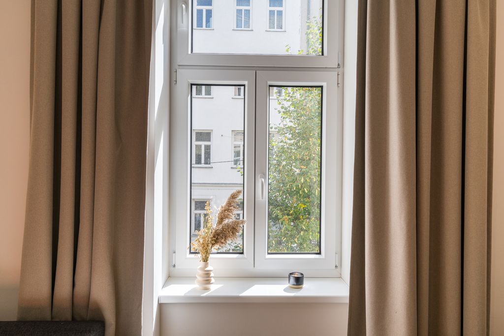 Thumb - Spacious 2-Bedroom Retreat in Tranquil  Alleyway right in the Beautiful 2nd District of Vienna num - 5