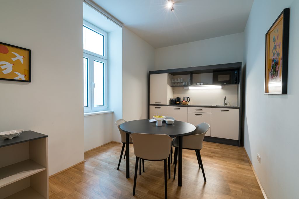 Thumb - Elegant apartment in an old building in Vienna - freshly renovated and furnished to a high standard num - 2